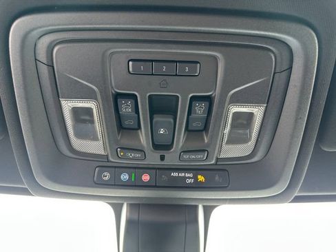 Used 2023 Chevrolet Silverado 3500 High Country w/ Z71 Off-Road Package AWD/4WD image 43