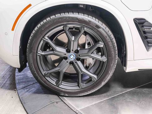 Used 2024 BMW X5 xDrive50e w/ M Sport Package AWD/4WD image 10