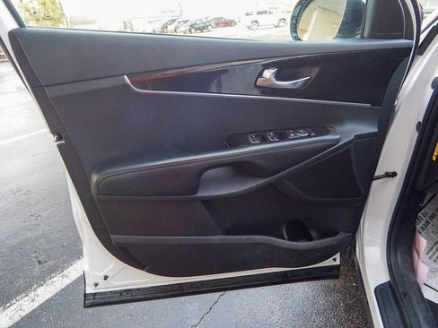 Used 2016 Kia Sorento LX image 14
