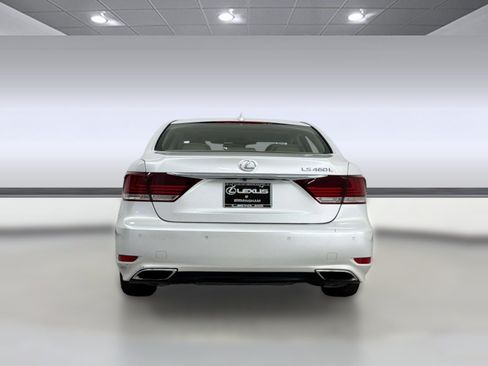 Used 2017 Lexus LS 460 L w/ Ultra Luxury Package RWD image 10