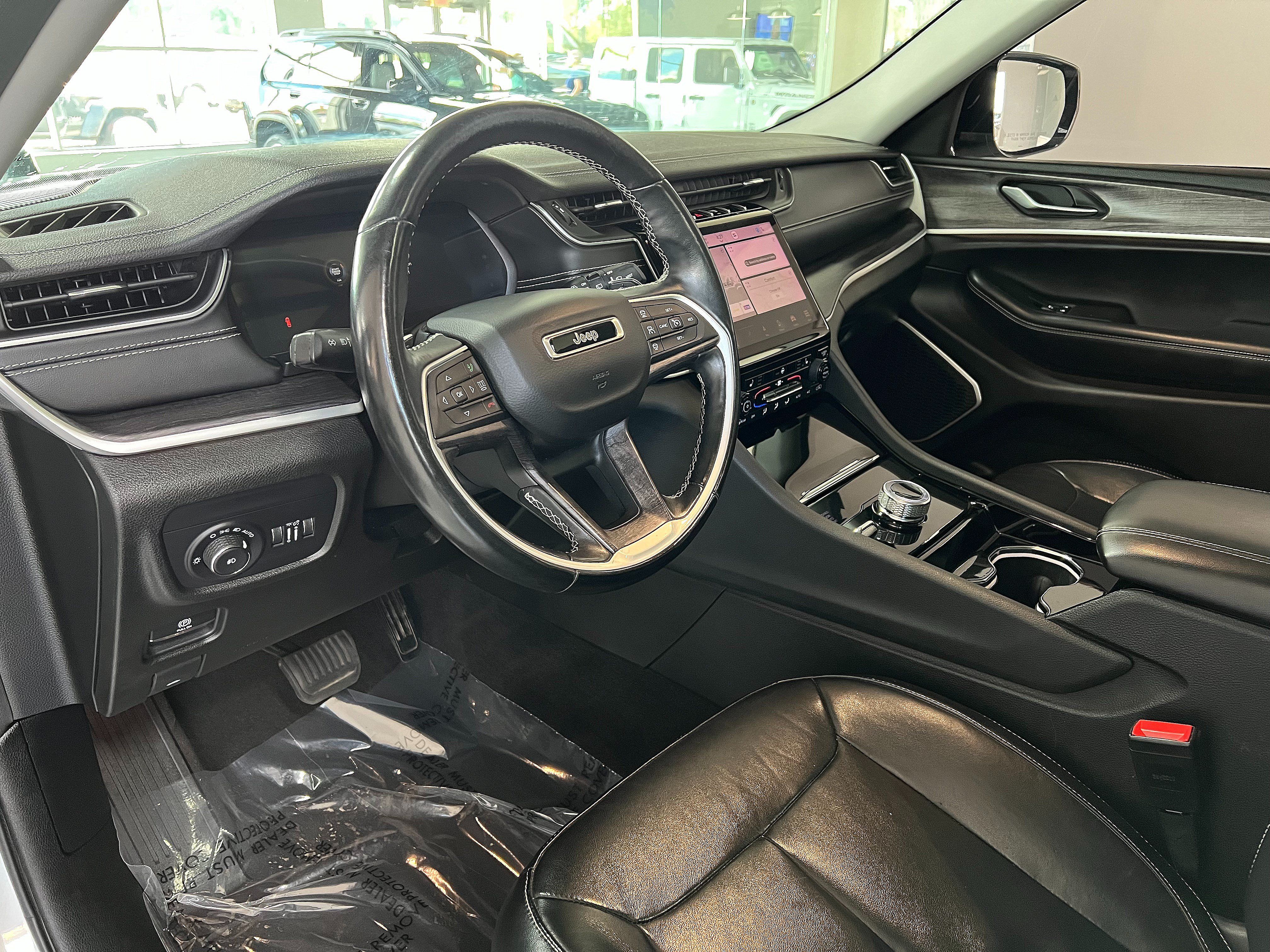 Used 2021 Jeep Grand Cherokee L Limited AWD/4WD image 9