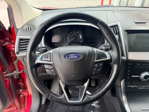 Used 2019 Ford Edge Titanium w/ Equipment Group 301A AWD/4WD image 18