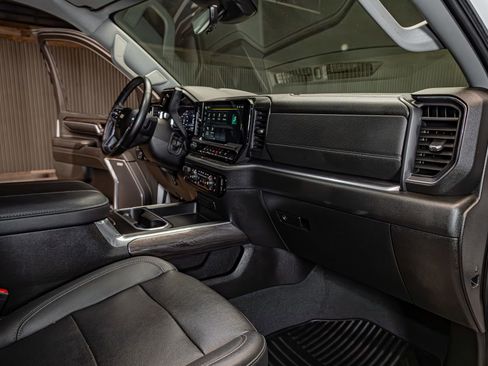 Used 2024 Chevrolet Silverado 2500 LTZ w/ LTZ Premium Package image 13