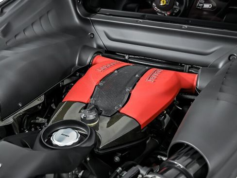 Used 2021 Ferrari F8 Tributo RWD image 17