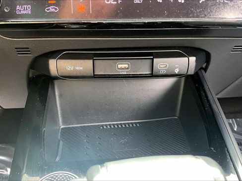 Used 2023 Kia Niro EX FWD image 16