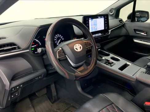Used 2024 Toyota Sienna XSE image 20