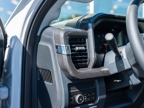 New 2026 Ford F250 Lariat w/ Black Appearance Package AWD/4WD image 23