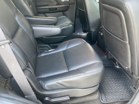 Used 2007 Cadillac Escalade AWD w/ Information Package image 27