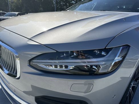 Used 2023 Volvo S90 B6 Ultimate image 6