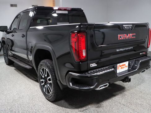 Used 2023 GMC Sierra 1500 AT4 w/ Technology Package AWD/4WD image 9