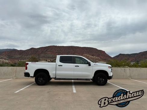 Used 2024 Chevrolet Silverado 1500 LT Trail Boss w/ Protection Package AWD/4WD image 3