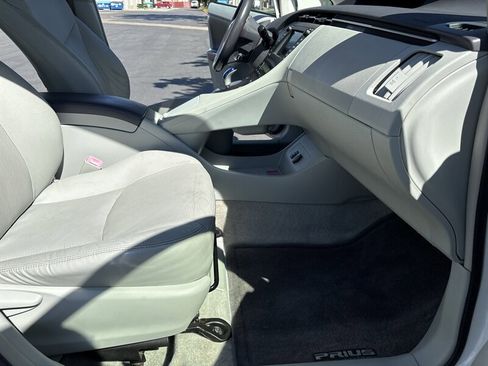 Used 2011 Toyota Prius Five w/ Advanced Technology Pkg image 35