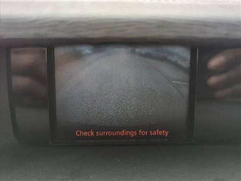 Used 2011 Toyota Sienna LE w/ Towing Pkg FWD image 14