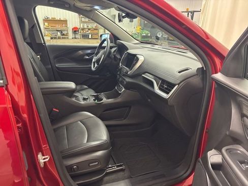 Used 2024 GMC Terrain SLT w/ Infotainment Package II AWD/4WD image 14