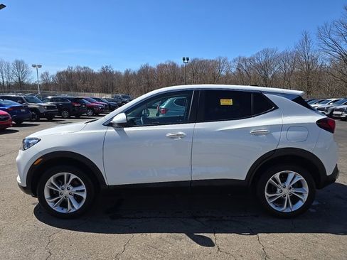 Used 2023 Buick Encore GX Preferred w/ Cold Weather Comfort Package AWD/4WD image 4