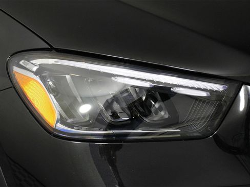 Used 2025 Mercedes-Benz GLE 450e 4MATIC image 29