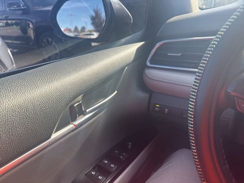 Used 2018 Toyota Camry L image 13