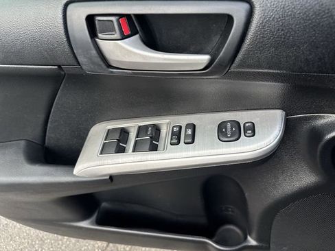Used 2013 Toyota Camry SE image 25