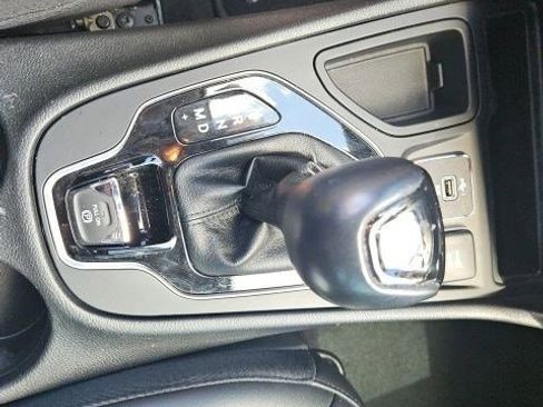 Used 2021 Jeep Cherokee Latitude Plus FWD image 23