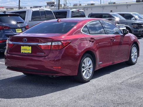Used 2014 Lexus ES 300h w/ Luxury Package w/Bamboo Trim FWD image 6