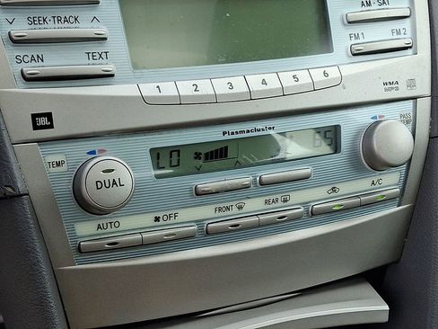 Used 2007 Toyota Camry XLE image 19