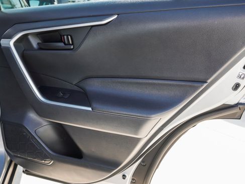 Used 2020 Toyota RAV4 LE w/ All Weather Liner Package AWD/4WD image 28