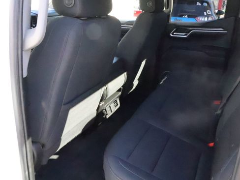 Used 2023 Chevrolet Silverado 1500 LT image 45