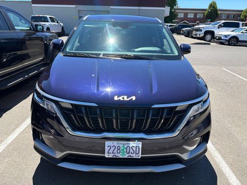 Certified 2022 Kia Carnival LX FWD image 2