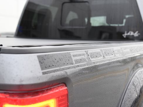 Used 2022 Ford F250 Lariat w/ Black Appearance Package image 10