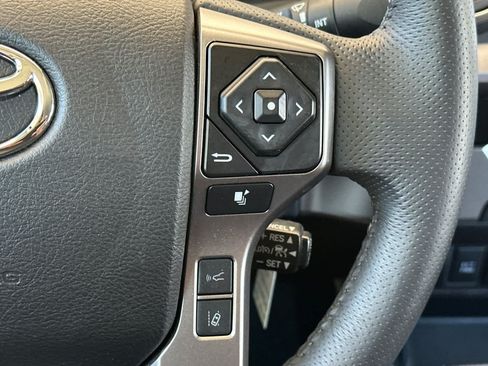 Used 2022 Toyota Tacoma SR5 RWD image 25