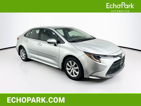 Used 2024 Toyota Corolla LE FWD image 1