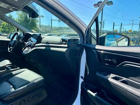 Used 2023 Honda Odyssey Touring image 17