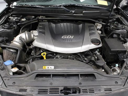 Used 2016 Hyundai Genesis Coupe 3.8 RWD image 13