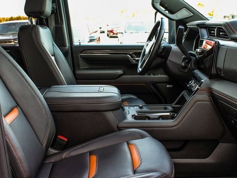 Used 2024 GMC Sierra 3500 AT4 w/ AT4 Premium Plus Package image 39