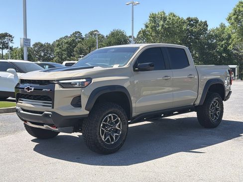 Used 2024 Chevrolet Colorado ZR2 w/ ZR2 Convenience Package III AWD/4WD image 7