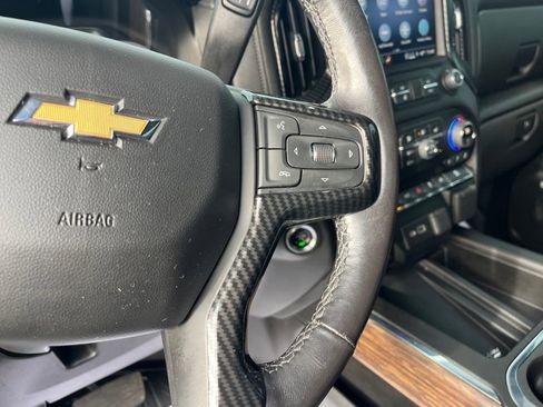 Used 2022 Chevrolet Silverado 2500 High Country w/ Z71 Off-Road Package image 12