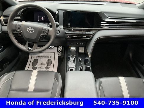 Used 2025 Toyota Camry SE AWD/4WD image 38