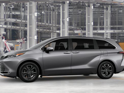 New 2026 Toyota Sienna Platinum AWD/4WD image 3