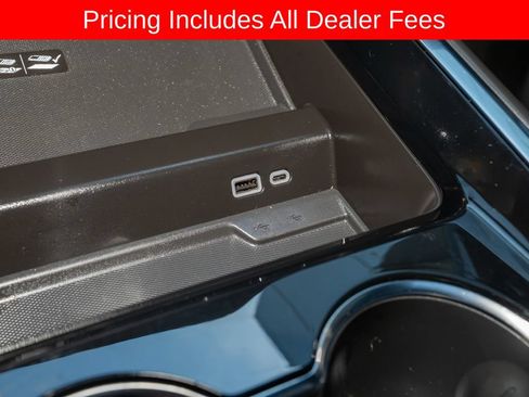 Used 2025 Chevrolet Suburban High Country AWD/4WD image 20