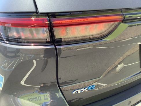 New 2023 Jeep Grand Cherokee Overland w/ Luxury Tech Group IV image 46