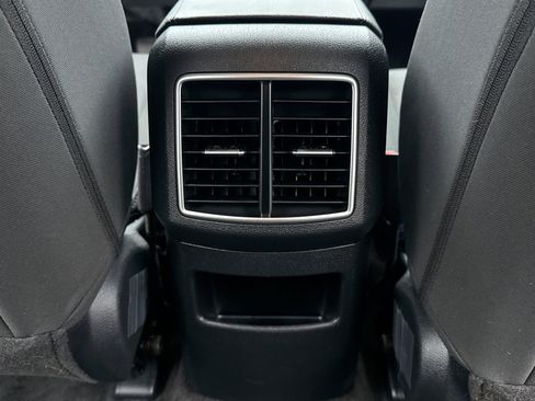 Used 2023 Kia Sportage LX image 18