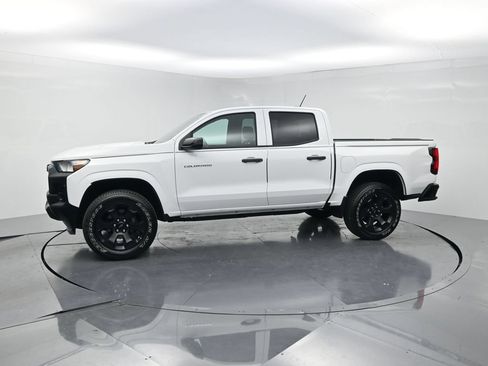 Used 2024 Chevrolet Colorado W/T RWD image 3