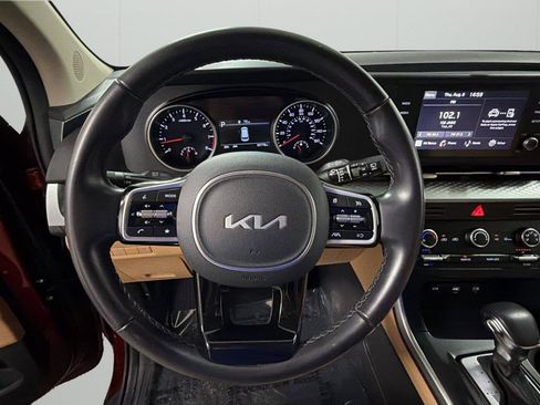 Used 2024 Kia Carnival LX FWD image 20