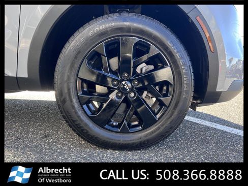 Used 2022 Kia Sorento S w/ Panoramic Sunroof Package image 35