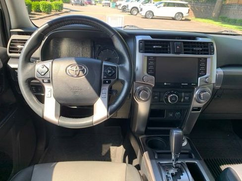 Used 2024 Toyota 4Runner SR5 Premium w/ Moonroof Package AWD/4WD image 17