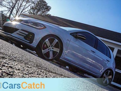 Used 2021 Volkswagen GTI SE image 4