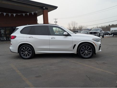 Used 2022 BMW X5 xDrive40i w/ M Sport Package image 13