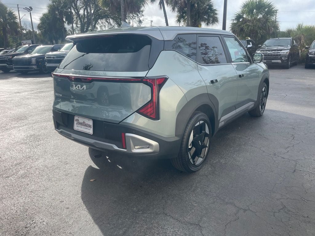 Used 2027 Kia Seltos S FWD image 6