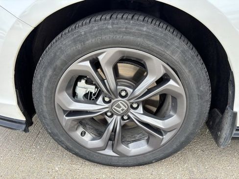 Used 2023 Honda Accord EX-L image 9