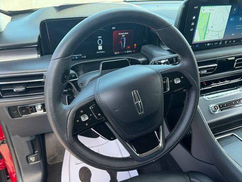 Used 2025 Lincoln Aviator AWD w/ Jet Appearance Package image 21